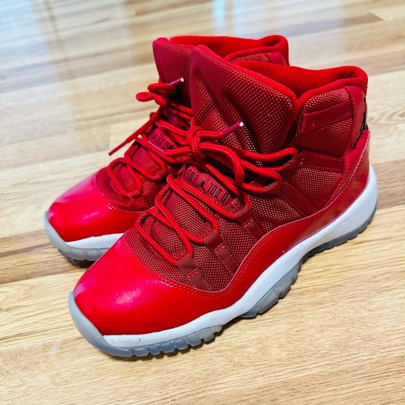 JORDAN 11